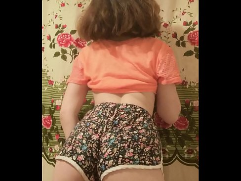 ❤️ Seksega juna bebo demetas sian pantalonon ĉe fotilo ️ Porno ĉe ni ❌
